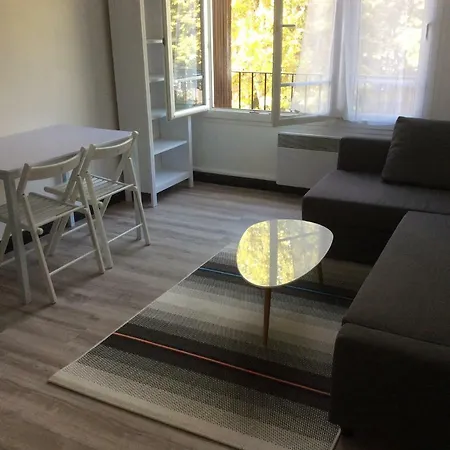 Agreable T2 Avec Clim Proche Mer Dans Quartier Prise * Toulon